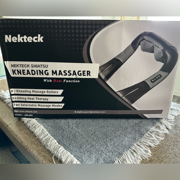 Nekteck Shiatsu Neck and Back Massager with Soothing Heat - Picture 2 of 10
